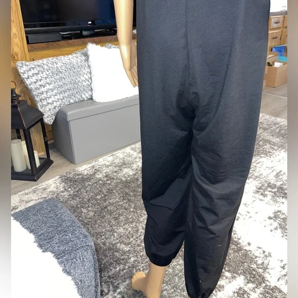 Women’s Solid Sleeveless Jumpsuit Size Medium - Picture 12 of 14